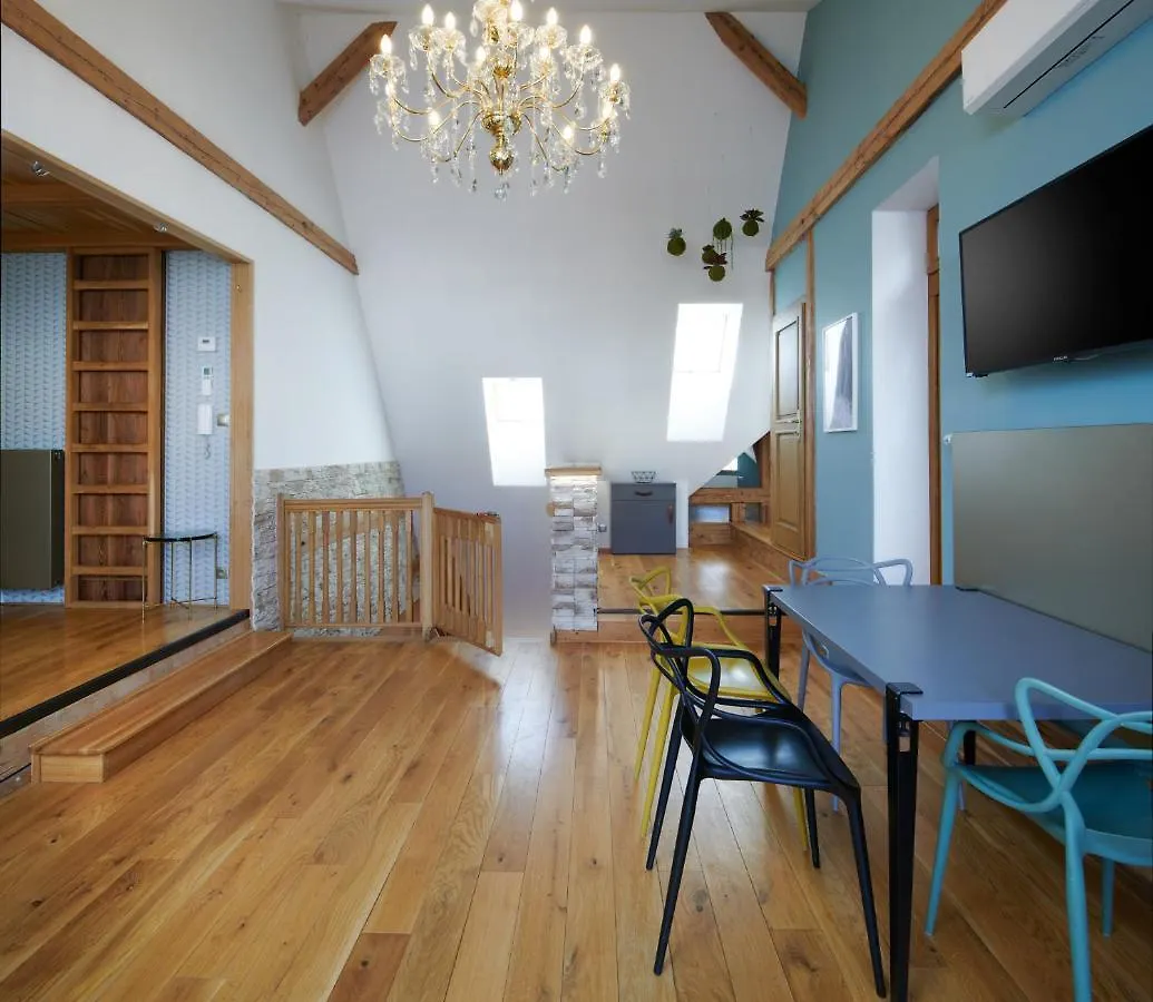 Mordecai 12 Apartments By Adrez Prag