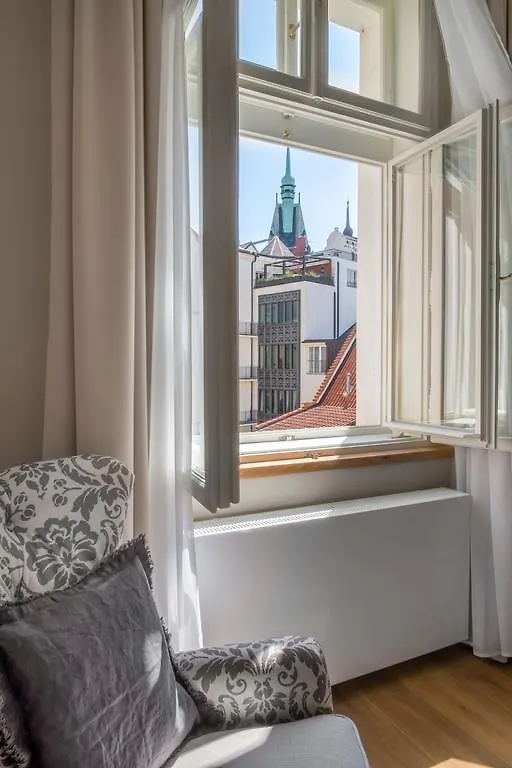 Mordecai 12 Apartments By Adrez Prag
