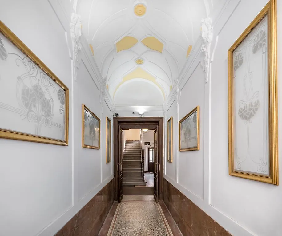 Mordecai 12 Apartments By Adrez Prag