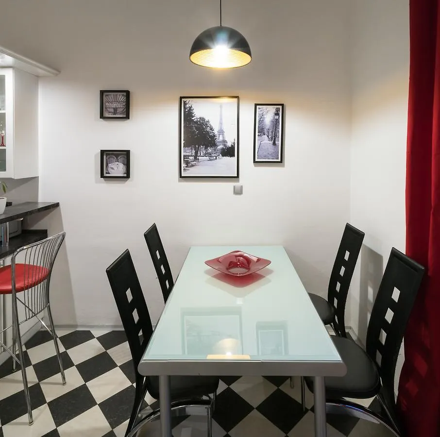Mordecai 12 Apartments By Adrez Prag