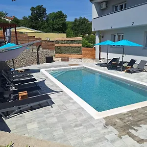 https://apartmani-dado.primorje-gorskikotar.com
