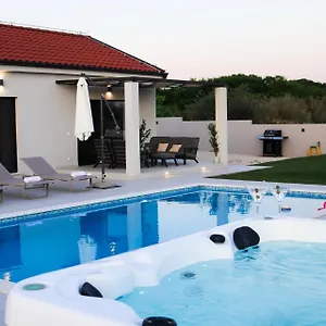 https://villa-gemini.hotelinzadar.com