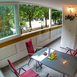 Suzana 2br With Balcony Appartement Split